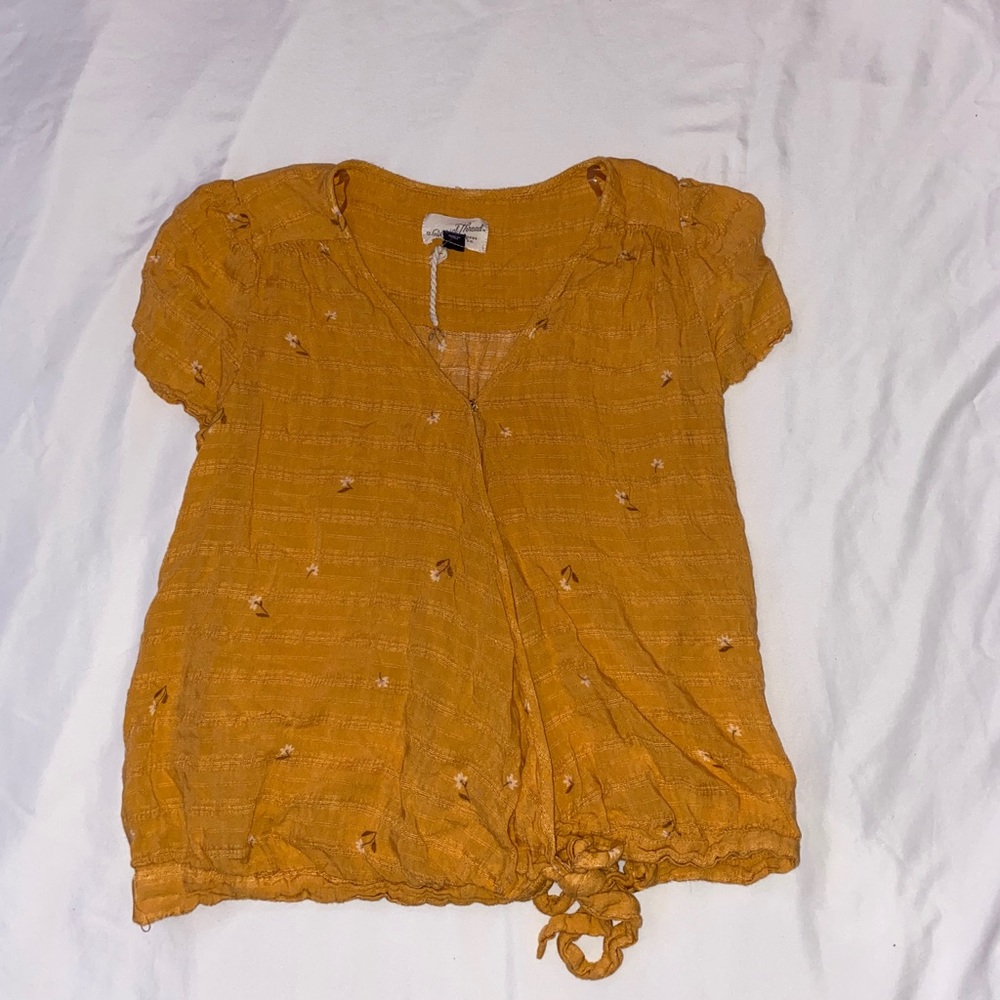 Universal threads cross body tie shirt